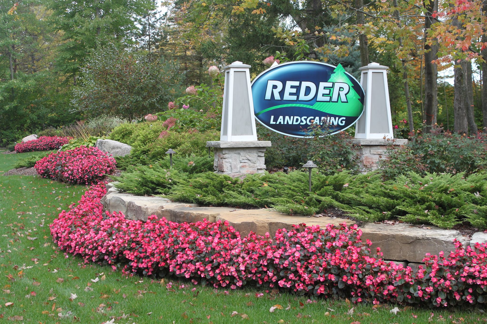 Benefits of a Fall Cleanup from Reder!